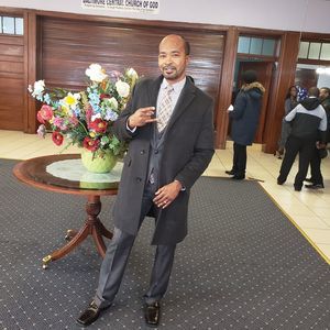 Meet your Posher, Angello